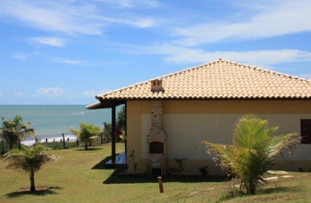 Casa espetacular em condomínio pé-na-areia, RZ15