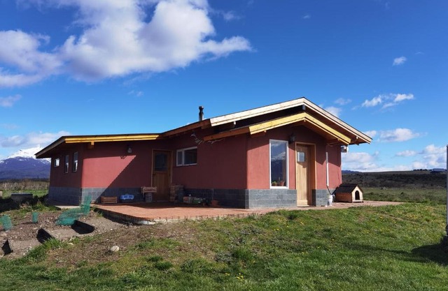 Casa familiar Fellow - Casa de Bioconstrucción a 4 km de Trevelin