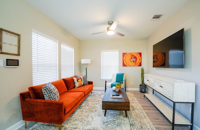 Casa Fiesta-2bed/2bath 1100 sq ft urban stunner