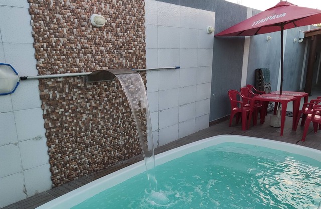 Casa Fundo Rio com Piscina