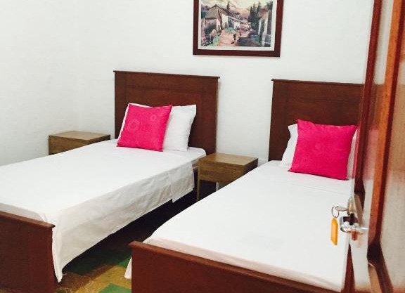 Casa Helga a dos cuadras de la Basílica, casa entera con jardín amplio, 6 habitaciones, 5 baños, cocina, comedor y sala de TV