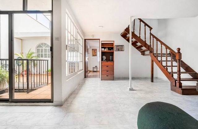 Casa Hogareña con Estacionamiento