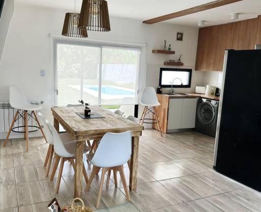 Casa impecable con Pileta, Garage