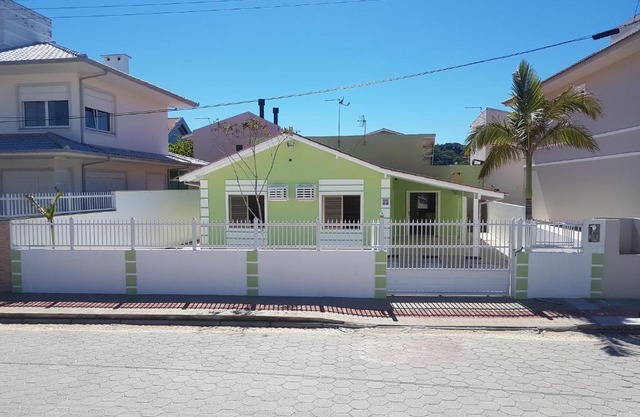 Casa incrível a Beira Mar! 3 qtos Ponta do Papagaio