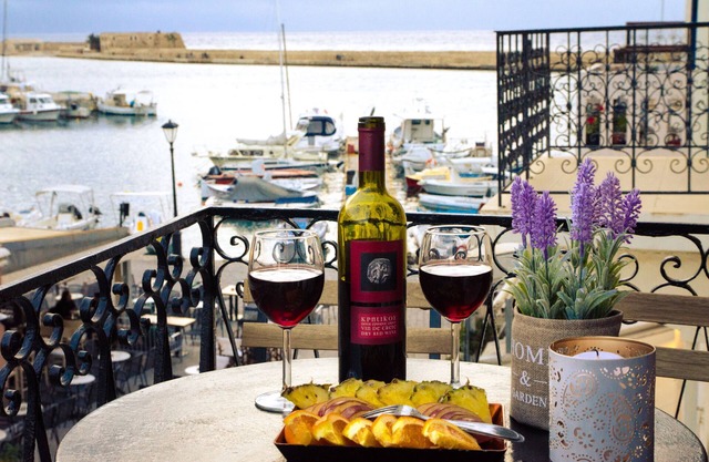 Casa Ithomi, 3 Bedroom Maisonnet, Old Harbor Chania
