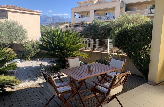 Casa Linda, au calme avec jardin à 900 m plage port et centre de Calvi