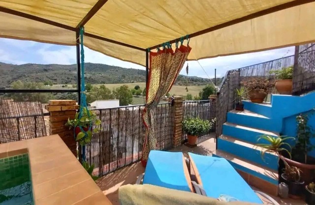 Casa Luis townhouse for up to 7. Roof splashpool, stunning views, great location