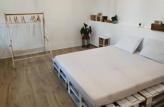 Casa luminoasa in centrul orasului cu parcare