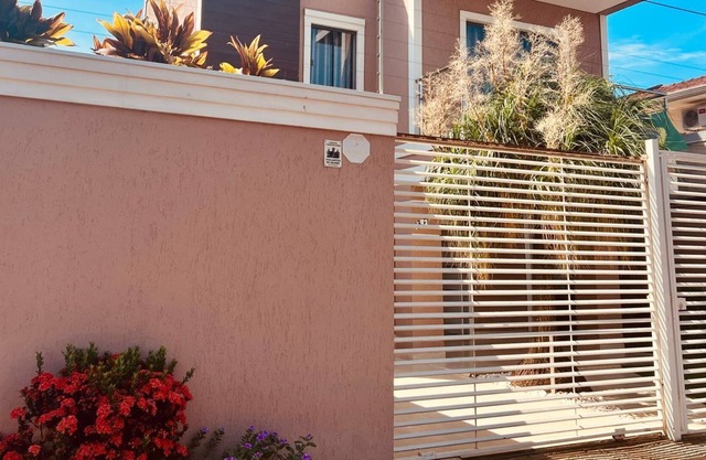 Casa Luxo Para Famílias, com Área de Lazer e Piscina