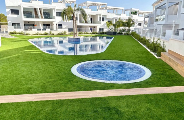 Casa Mia Torrevieja | Modern Ground Floor Apartment with 2 Pools & Jacuzzi
