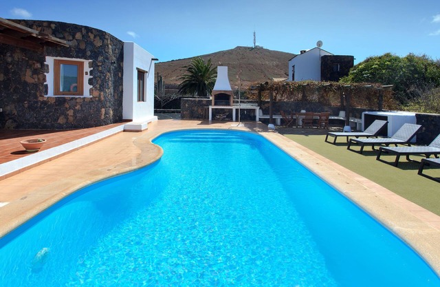 Casa MINA, typical Canarian Villa in La Oliva