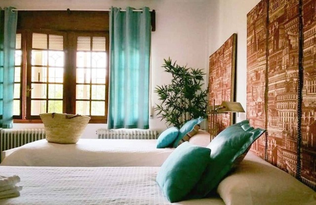 Casa moderna con gran cocina y piscina cerca de Las Hoces del rio Duratón.