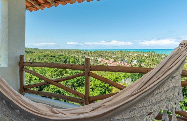 Casa nos Altos da Praia do Marceneiro com piscina