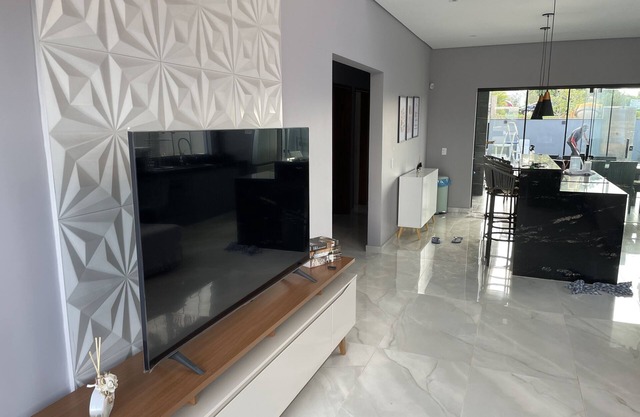 Casa Novíssima de Alto Padrão no Cond. Ninho Verde II