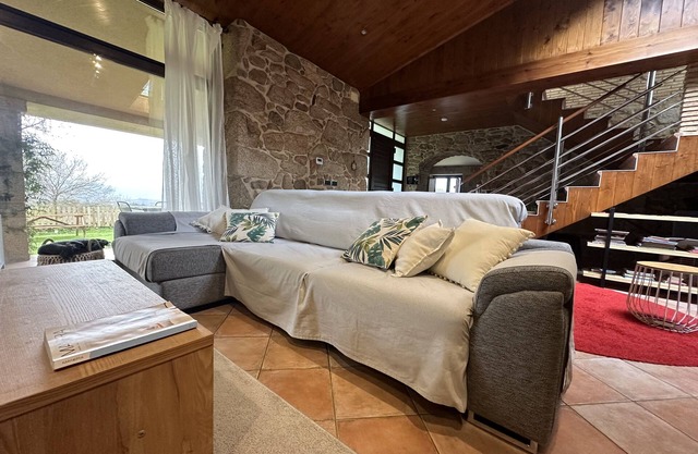 Casa O Corvo, Casa con Piscina en Plena Naturaleza