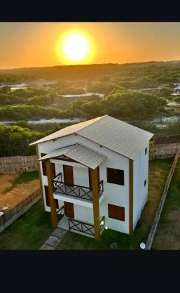 CASA OÁSIS ATINS duplex no cond village Buna Atins