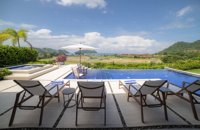 Casa Ohana 5 bedroom Ocean View Family