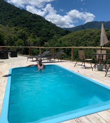 Casa para temporada em meio à natureza.