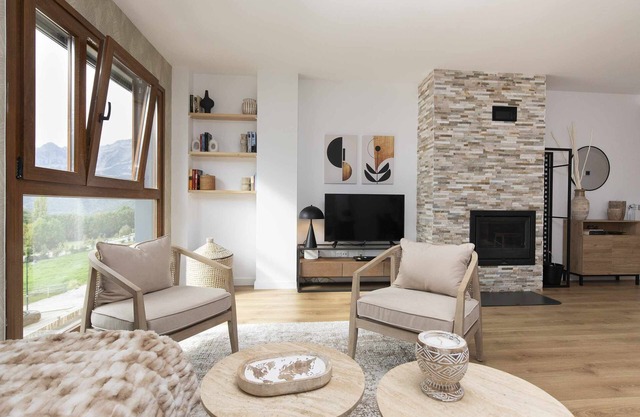 Casa Pareja by Bevalle