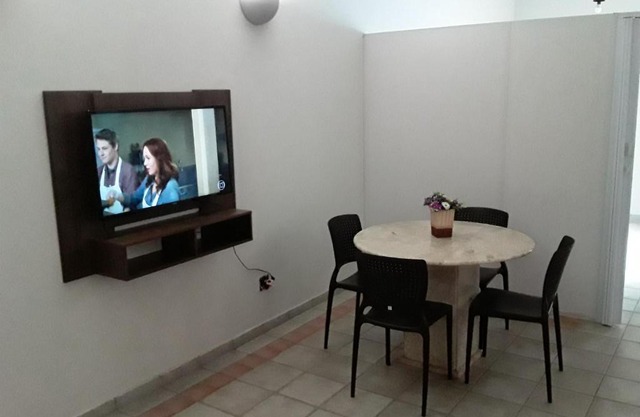 Casa próximo à UNIUBE, Aeroporto e hospitais - Até 05 pessoas