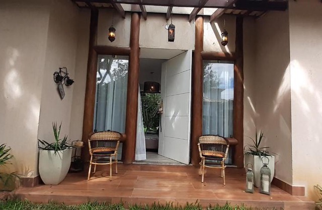 Casa praiana em condominio com lazer