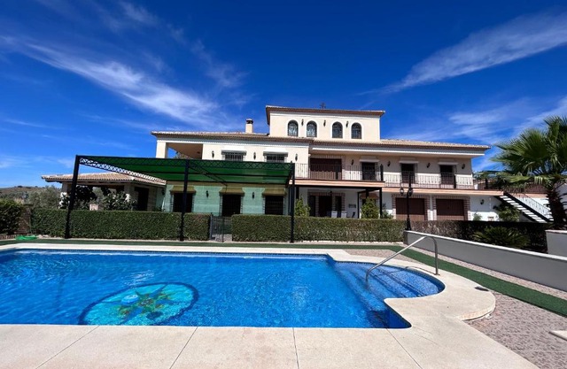 Casa rural premium para familias con piscina