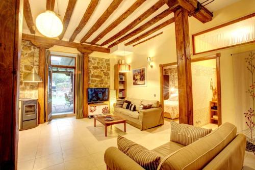 Casa Rural Siguenza Domus 200m2 de Vivienda y Exterior