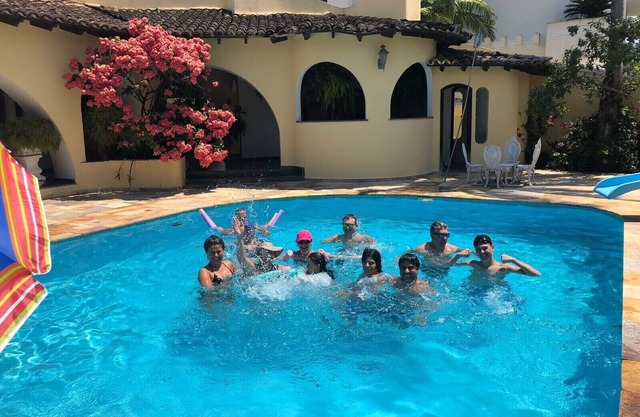 Casa Ryeka - condominio fechado no Guarujá