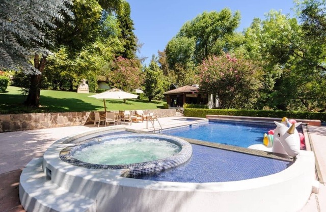 Casa Socampo: W/pool and paddle court in Avándaro
