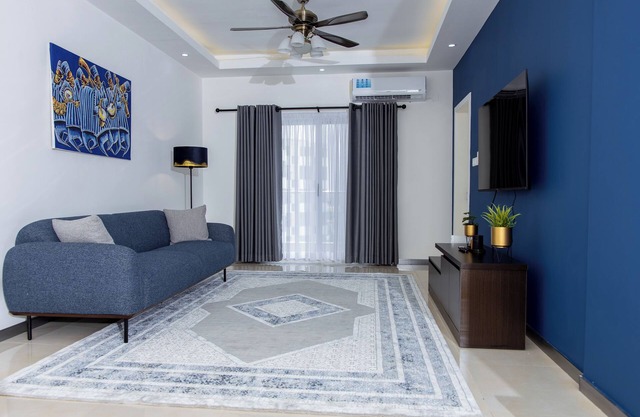Casa Spectra – Deluxe 2BR Pool View Unit, 20 mins from the Kotoka Int'l Airport