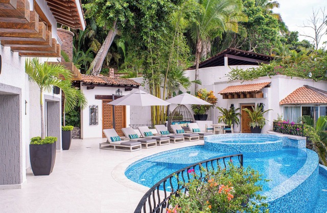 Casa Sueños del Mar - Luxury Villa, Conchas Chinas, View, Private, Fully Staffed