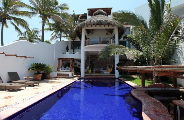 CASA SUSPIRO: Luxury, BeachFRONT Villa on White-Sand Beach with Staff