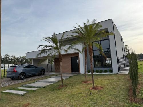 Casa Térrea com Piscina em um Resort Completo