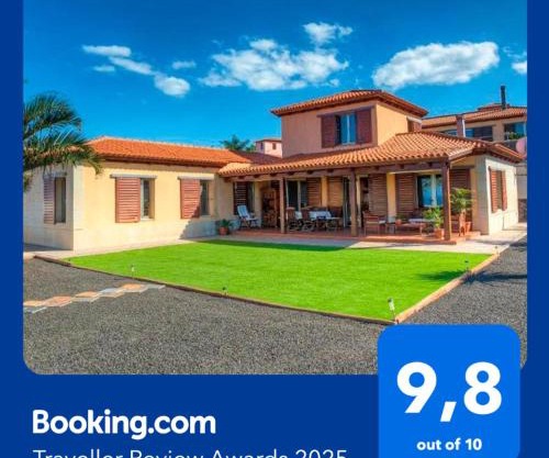 Casa Tagoro, facing the Ocean