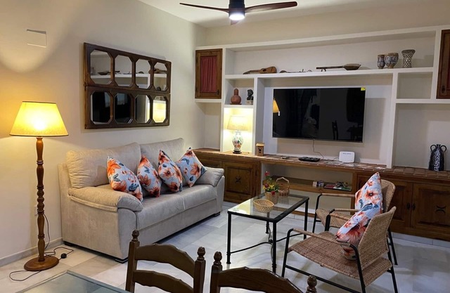 Casa Terraza Judería: Spacious History-Filled Retreat with Private Terrace in Córdoba's Jewish Quarter