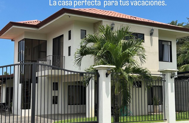 Casa Veranera – Family Retreat with Private Pool, 20 min from Manuel Antonio