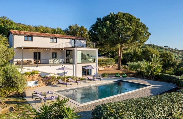 Casa Victoria - Four Bedroom Villa, Sleeps 8