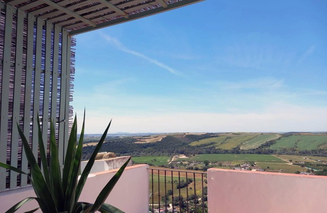 Casa Vista Castillo: Unique Cliff-Edge House with Amazing 180º Views!