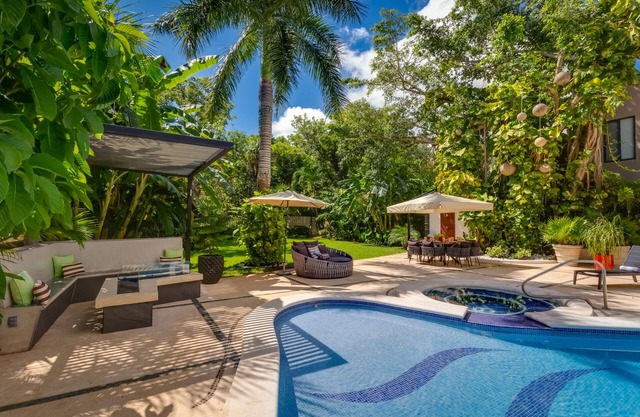 CASA YOLO - Luxury 4BR Villa in Playacar! Comfort, Elegance & Special Discount.