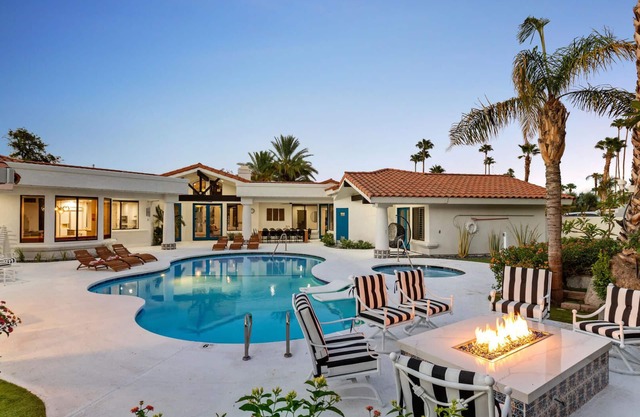 Casablanca Off El Paseo