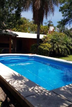 Casaquinta con Piscina a Cuadras de la Playa