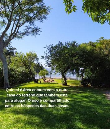 Casinha de praia na Enseada de Brito