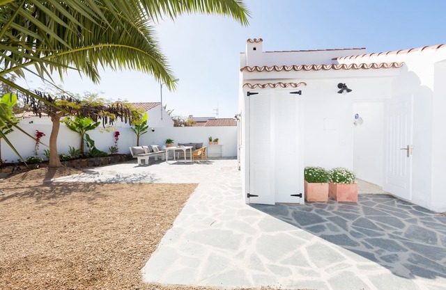 Casita 2, private garden 3 bed, WIFI