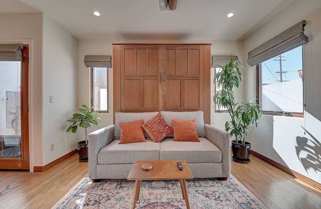 Casita Granada: Belmont Shore- steps to Second Street + 3 blocks to the beach