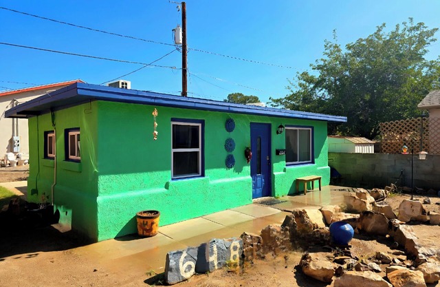 Casita Verde With a Private Yard, WiFi Ready and Pet Friendly