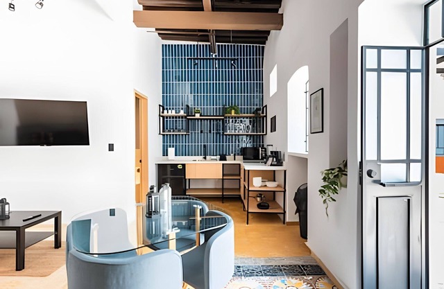 Casona 212|Apt in Prime Downtown Location+ Parking
