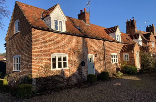 Castaway Cottage Itteringham - a picturesque cottage in an idyllic location