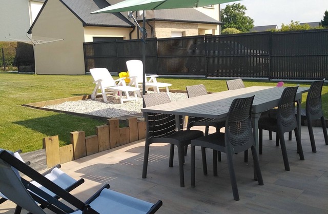 Castel Breizh : bungalow 3* for 2/6 P in a quiet area 8 km from the beach.WIFI