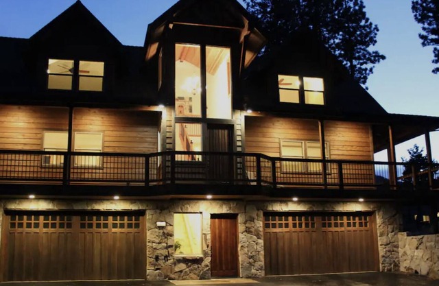 Castle Cabin - Custom Vacation Home