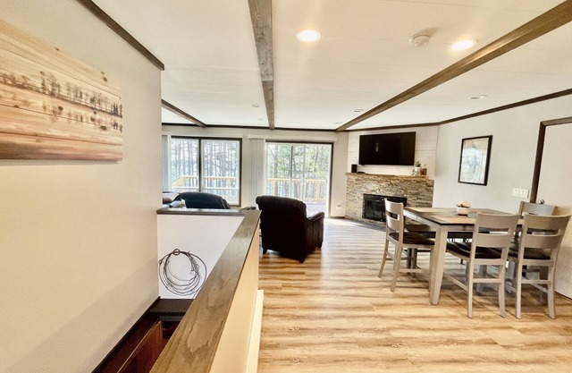 Castle Rock Lakefront Home, with pier, sand bottom, and wrap around deck